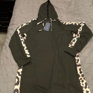 Anna-Kaci Leopard Sweatshirt Dress